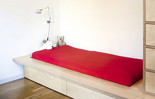 Abbildung 1 Abbildung Kindermöbel 01: Kombination Bett – Schrank – Regal